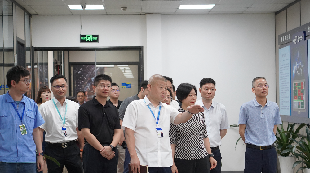 西湖区委副书记、区长周扬一行莅临浙大米兰MILAN（中国）调研、指导工作